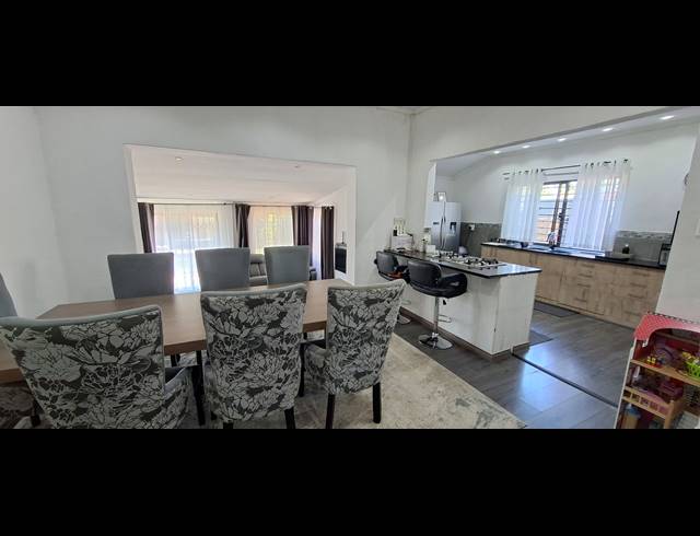 3 bed property to rent in FLORIDA